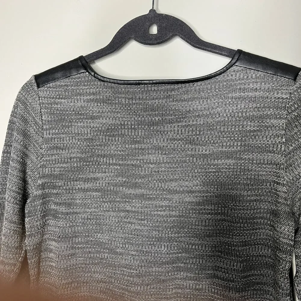 Loft‎ Gray Long Sleeve Faux Leather Shoulder Crew Neck Knit Shift Dress Sz Small - Picture 4 of 7